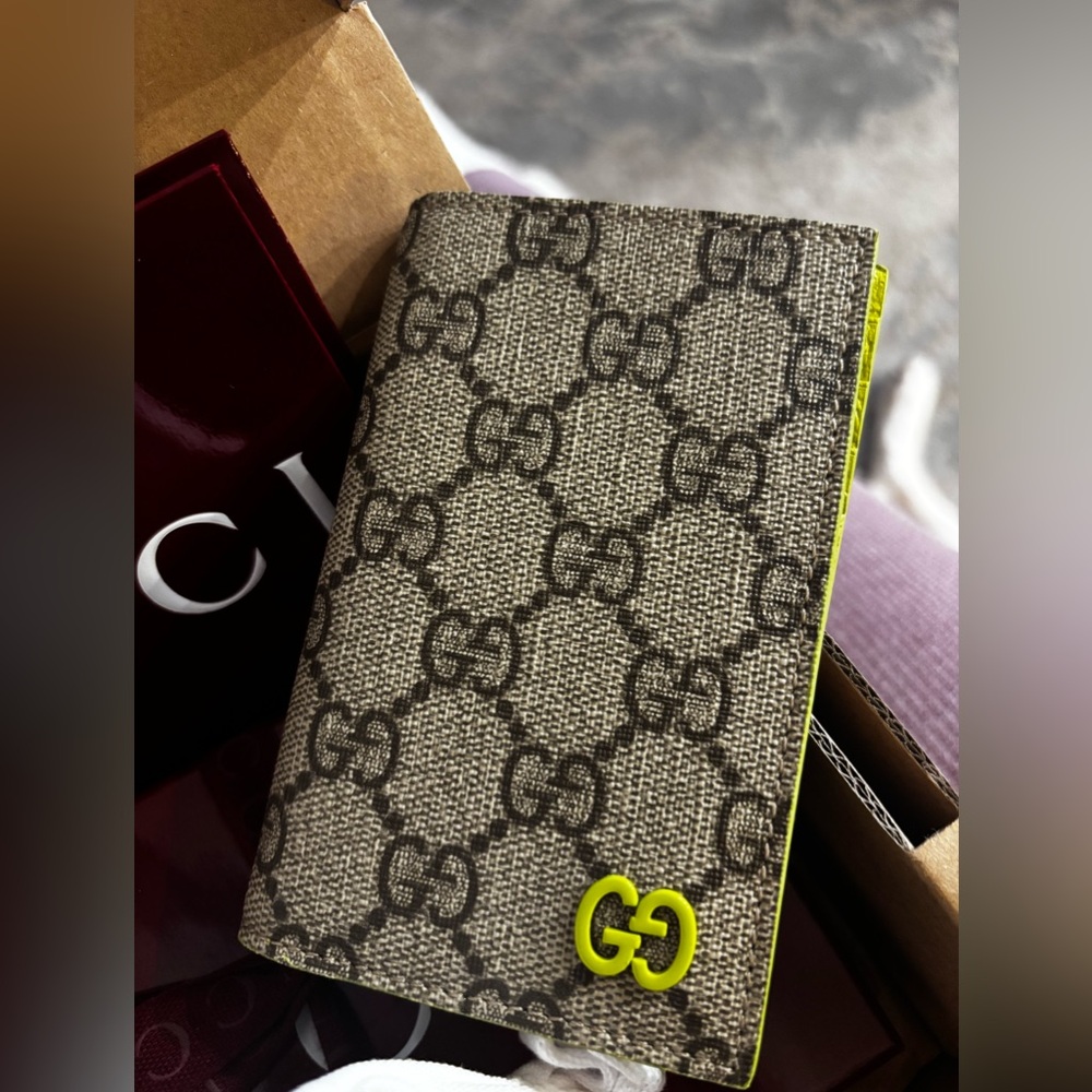 NEW Gucci Beige and dark brown with Acid Green Accent Wallet- GG long card case